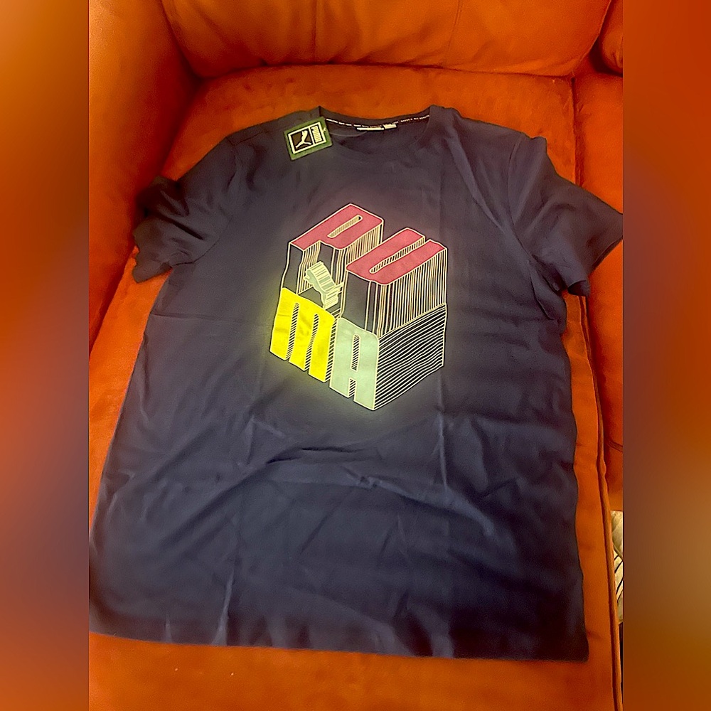 Dark blue puma tee large